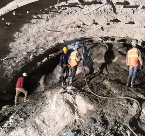 阳高拱顶带模注浆料的施工流程及注意事项